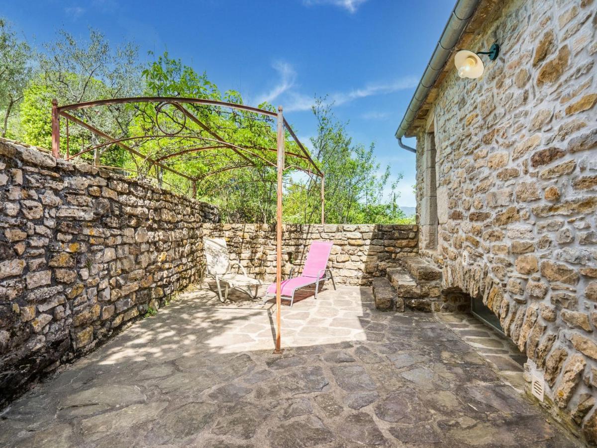 Classy Holiday Home In Les Vans With Pool Chambonas Esterno foto