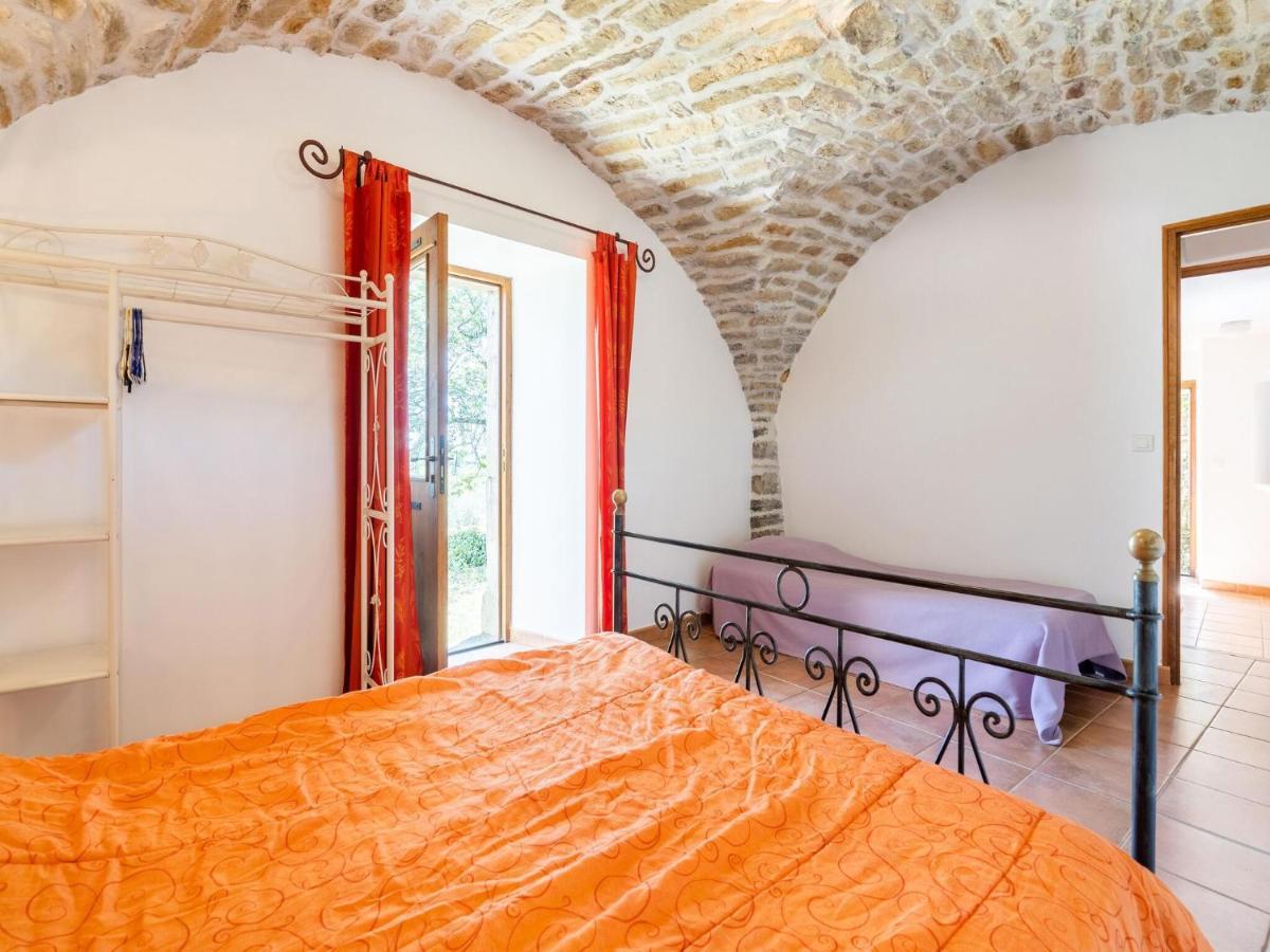 Classy Holiday Home In Les Vans With Pool Chambonas Esterno foto