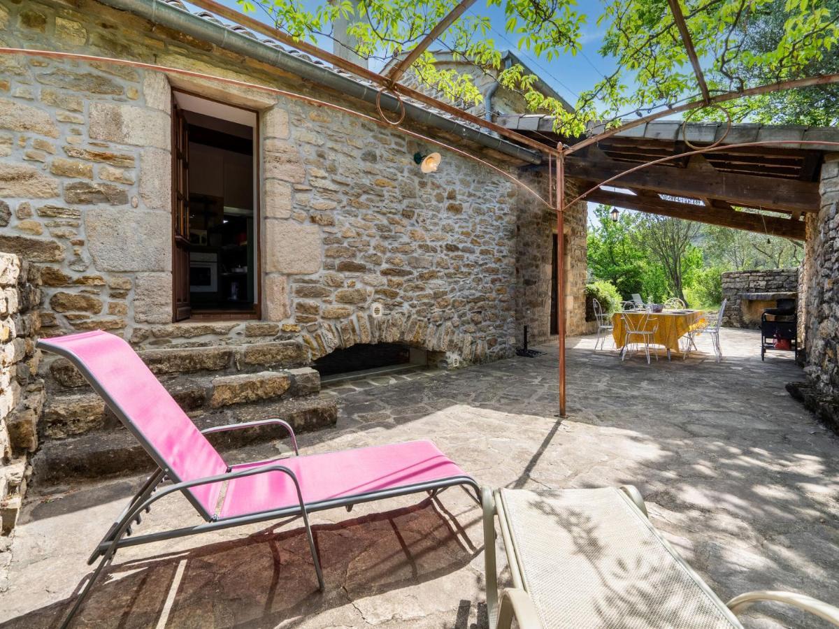 Classy Holiday Home In Les Vans With Pool Chambonas Esterno foto
