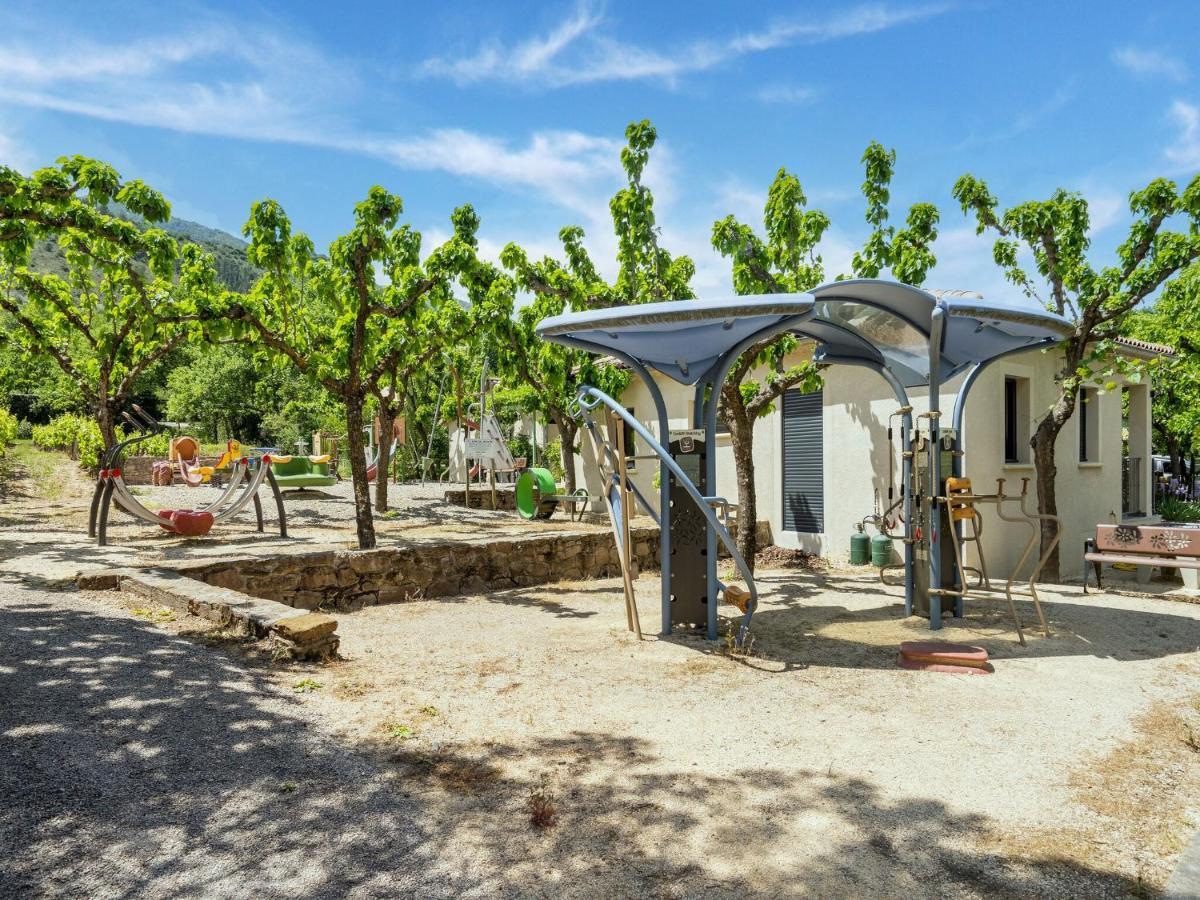 Classy Holiday Home In Les Vans With Pool Chambonas Esterno foto